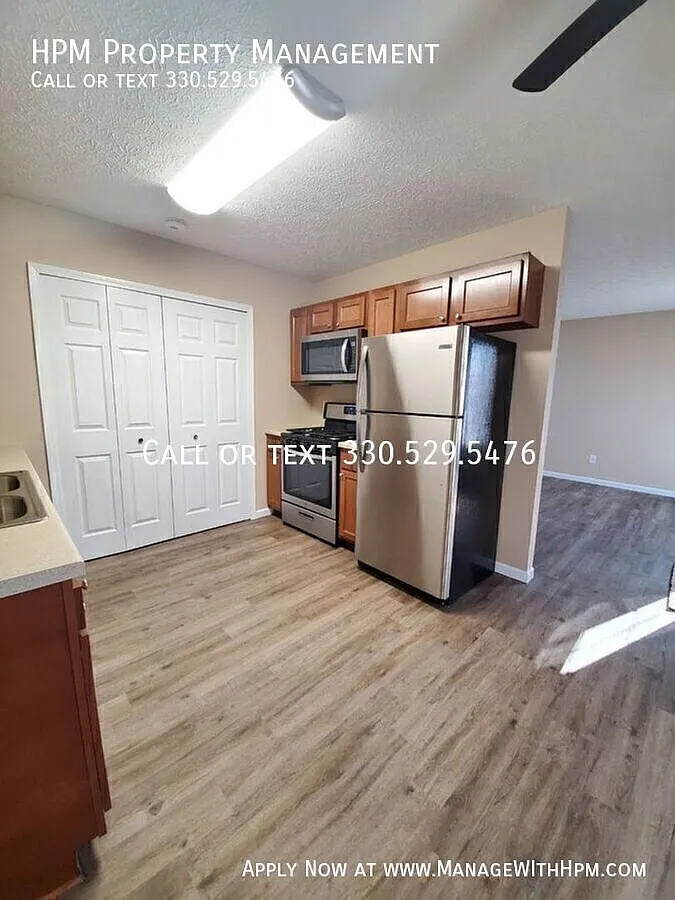 2 bed, 1.0 bath, 798 sqft, $1,095 — Photo 3