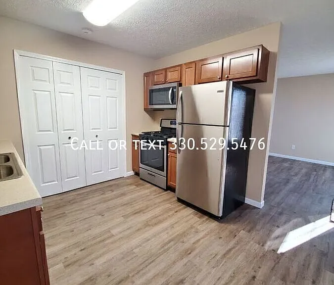 2507 Zircon St NE — Photo 3
