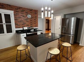 90 Fairfax Rd, Worcester, MA