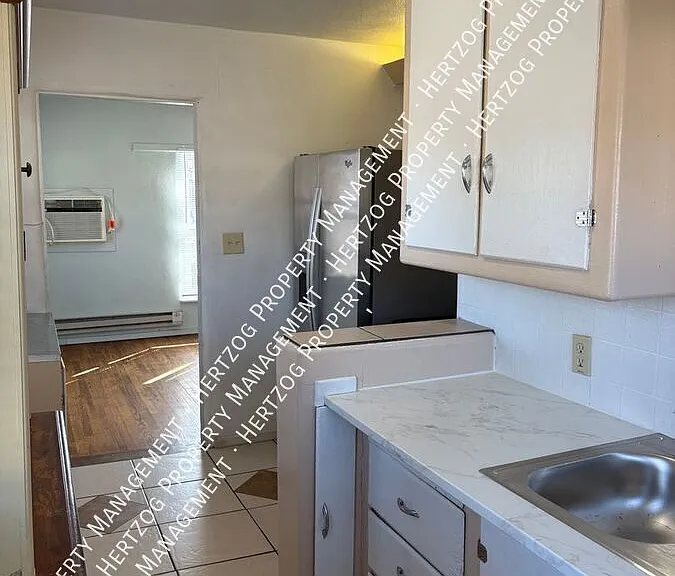 1120 1/2 S 9th St — Photo 9
