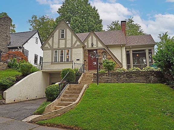 2nd image of 3508 Victoria Pl