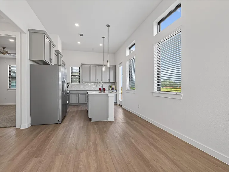 1213 Mercantile St — Photo 12