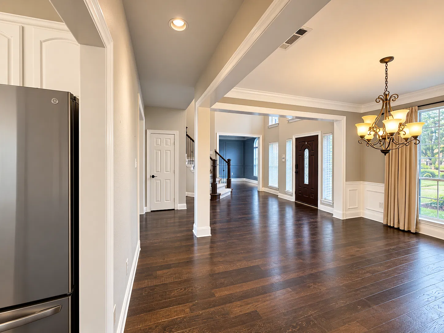 5 bed, 3376 sqft, $3,600 — Photo 2