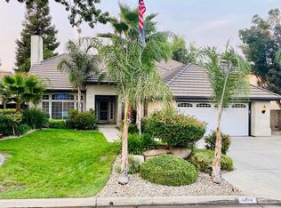 2206 E Shea Dr, Fresno, CA 93720
