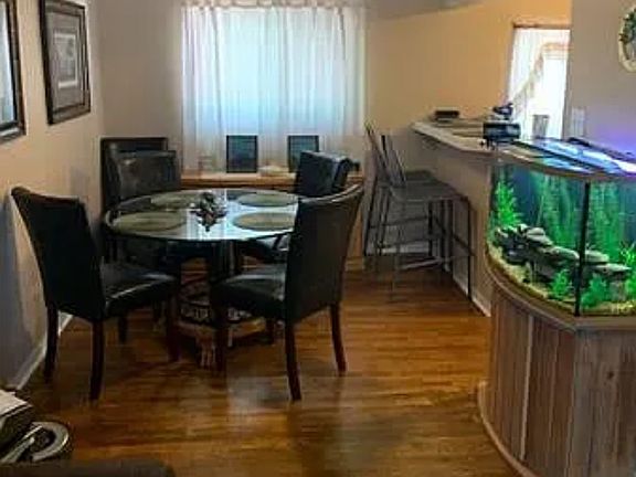 dining room with hardwood floors