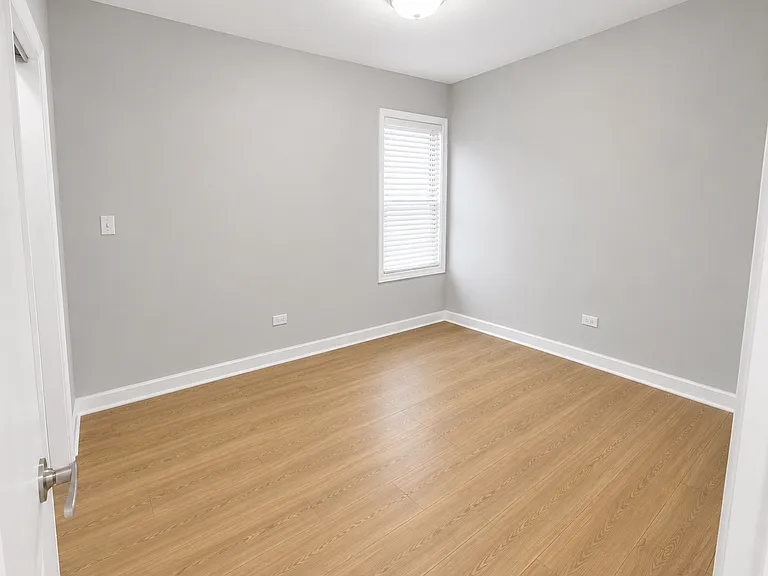3120 N Saint Louis Ave #3 — Photo 8