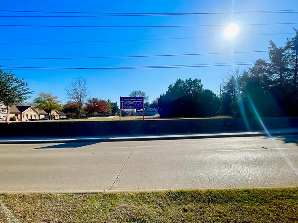 400 E Pleasant Run Rd, Desoto, TX 75115