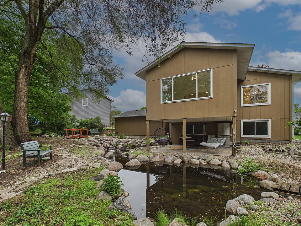 1st image of 10460 Buckingham Dr
