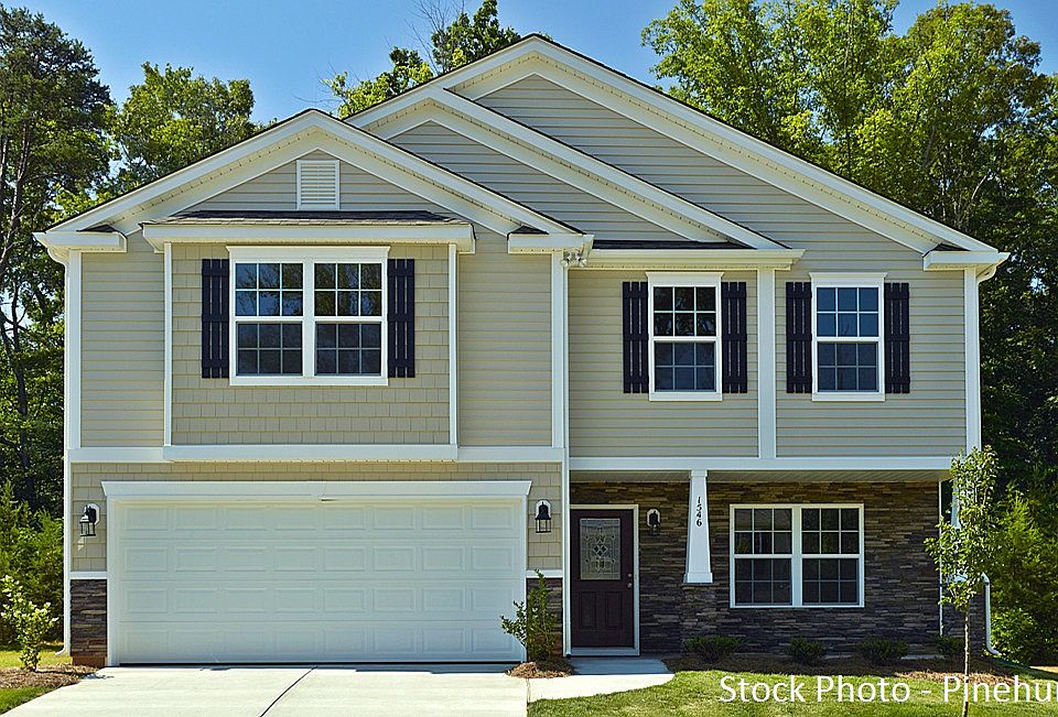 Pinehurst w/ Full Basement!