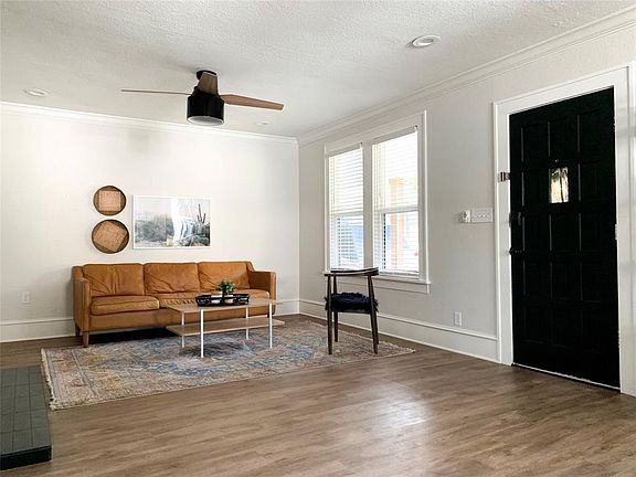 5th image of 616 Dunn St