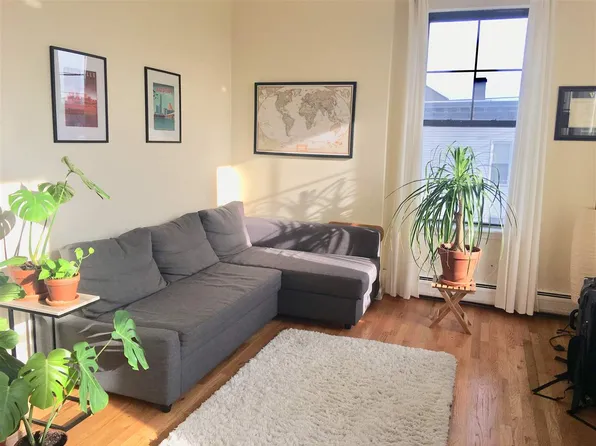 86 South Street image 2 of 13