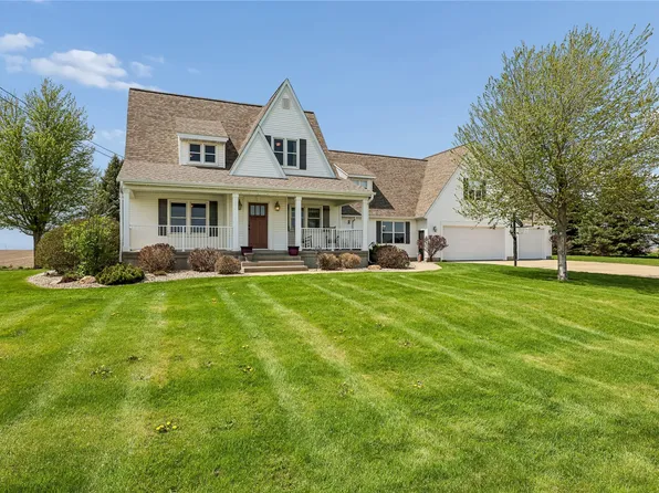 7083 18th Ave, Van Horne, IA 52346