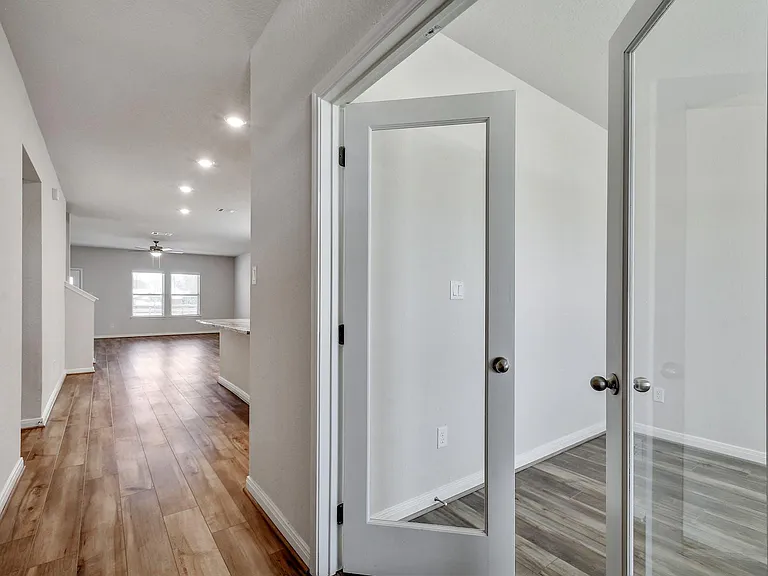 1215 Meyers Mdw — Photo 12