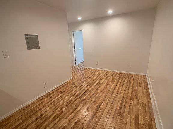 2nd image of 4125 48th St APT 6