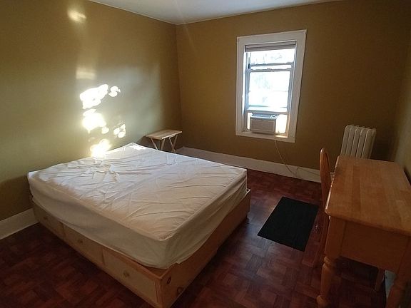 4th image of 2416 21st Ave #2