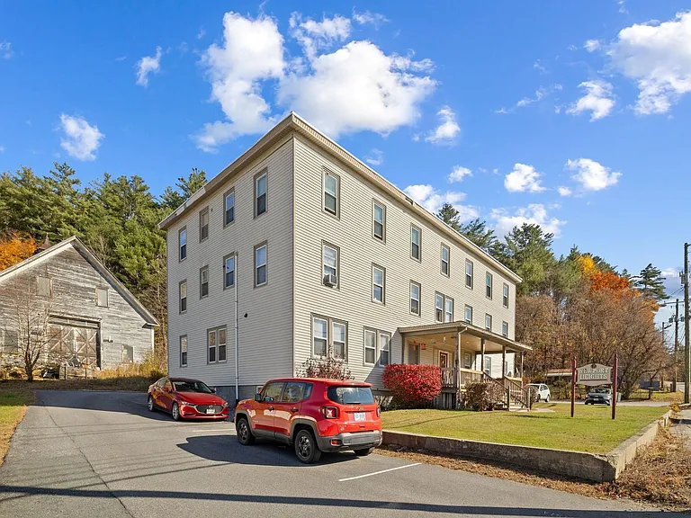 524 Sunapee St #10 — Photo 2