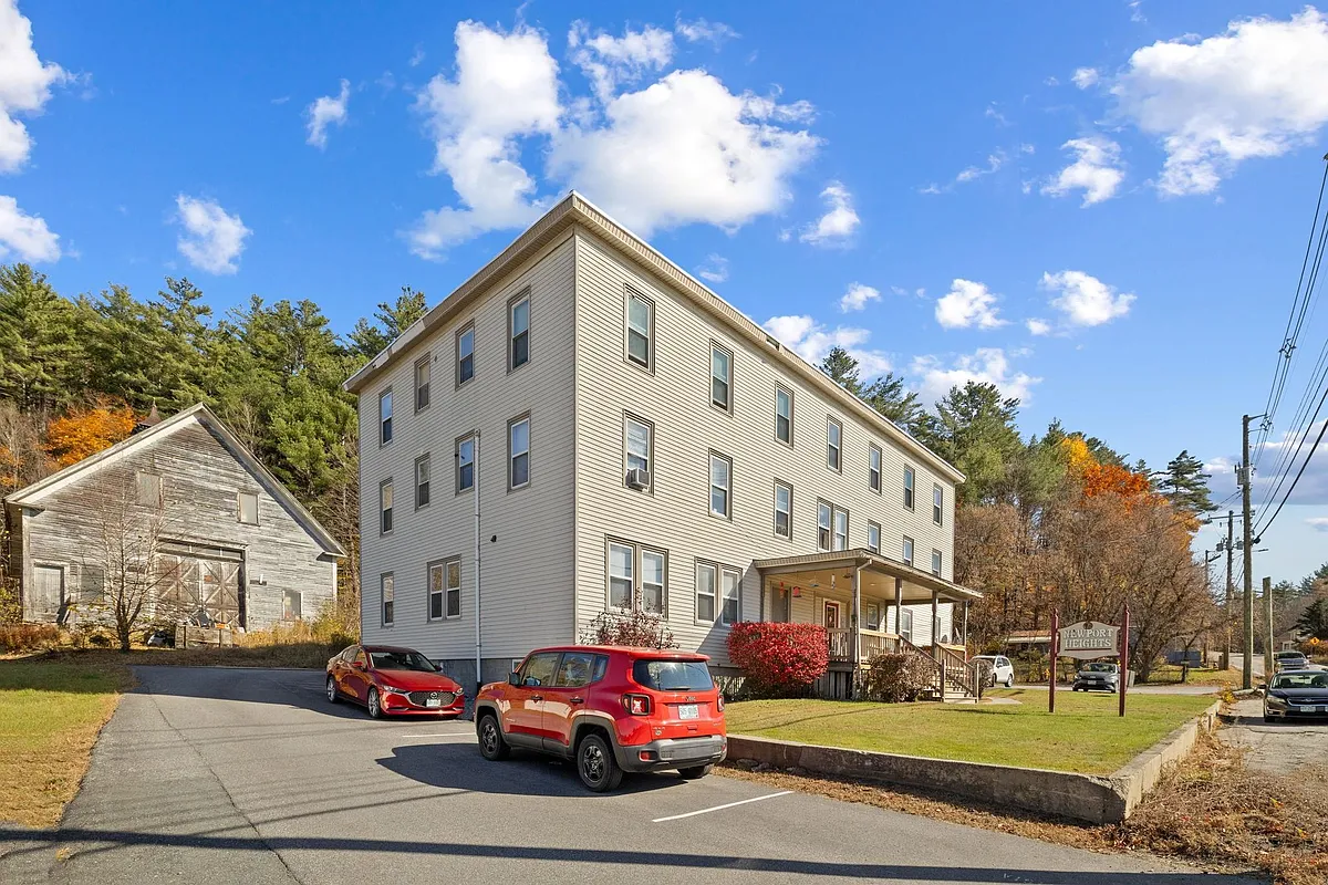 Building Photo - 524 Sunapee St #3