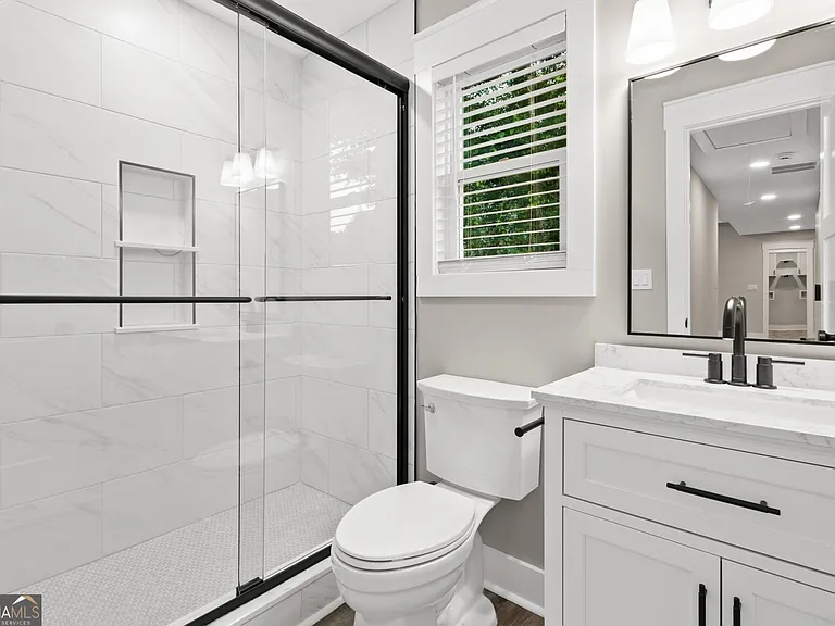 240 Clearwater Dr — Photo 16