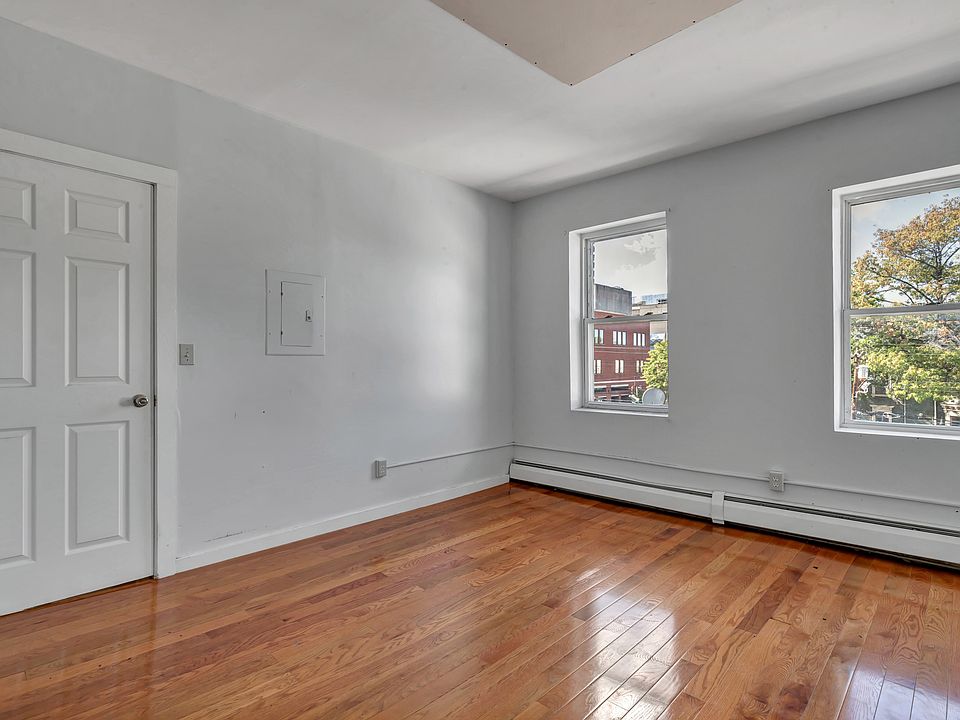 1st image of 1375 Chapel St #3