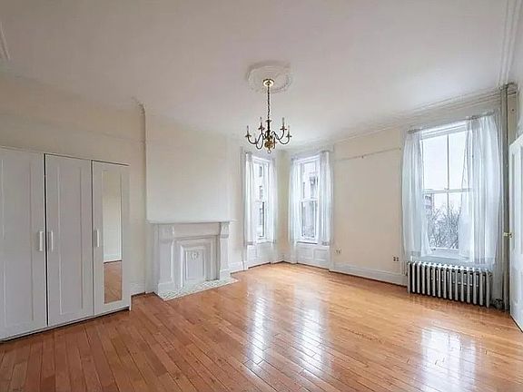4th image of 333 Henry St #3