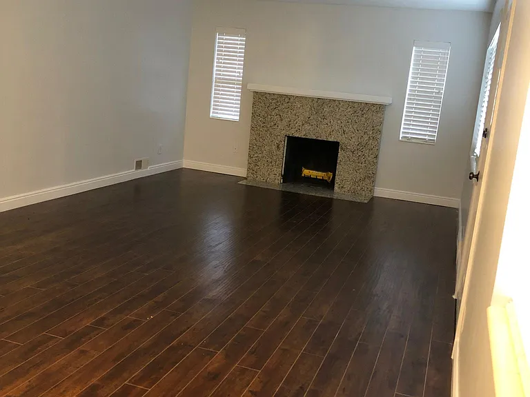 2565 E Yermo Ave — Photo 3