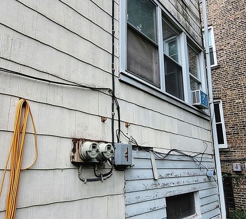 3rd image of 1463 W Farragut Ave