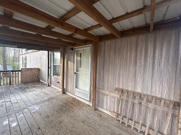 1834 Hylander Dr — Photo 2