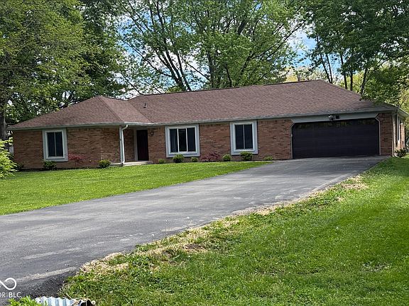 5th image of 229 Village Dr E