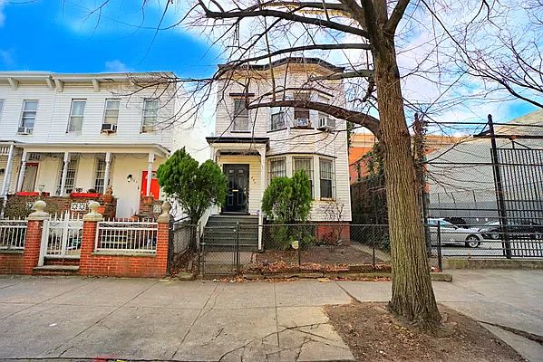 1st image of 276 Winthrop St