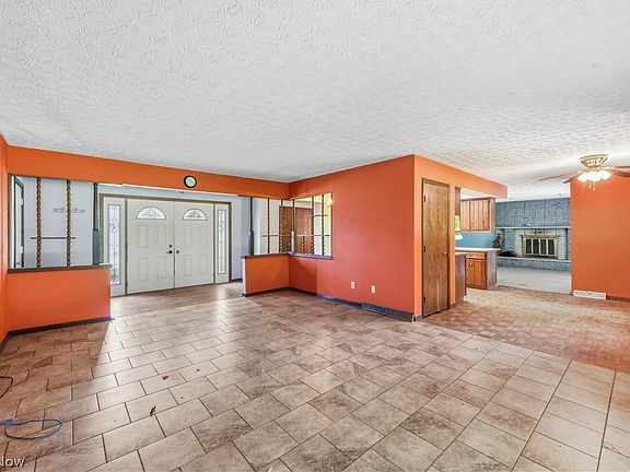 5th image of 5231 Donner Dr