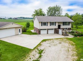 33351 Lowery Rd, Mackinaw, IL 61755