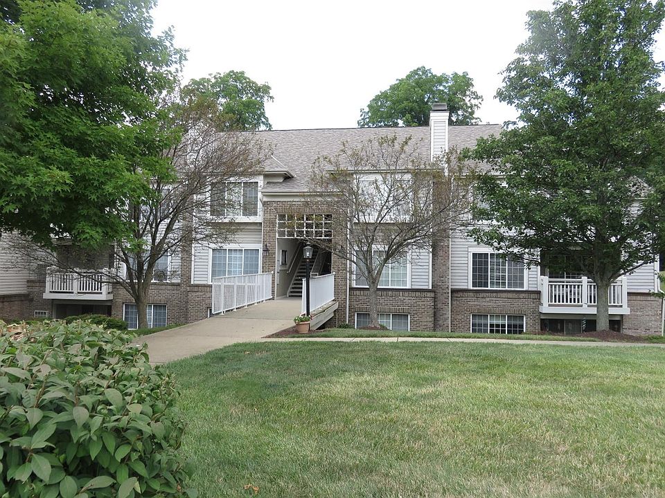 1st image of 9905 Regatta Dr Unit 28-303