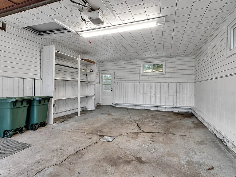 1484 Billington Rd — Photo 33