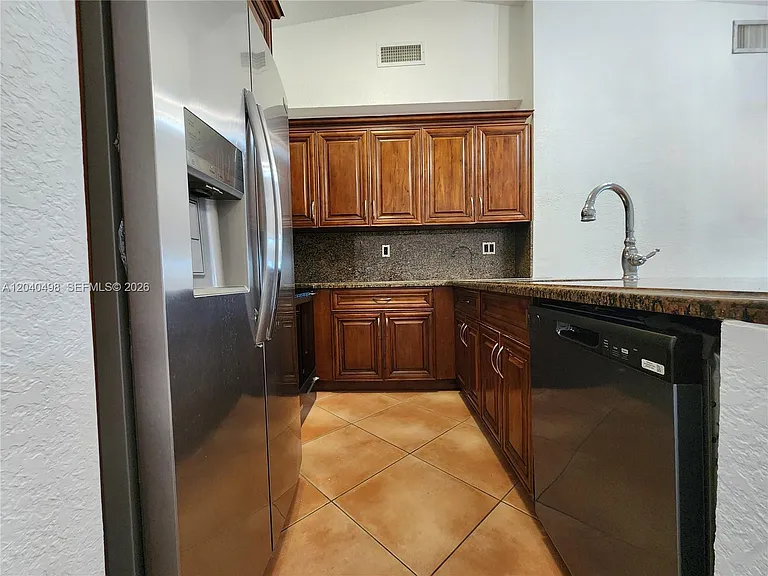 13412 SW 17th Ter — Photo 3