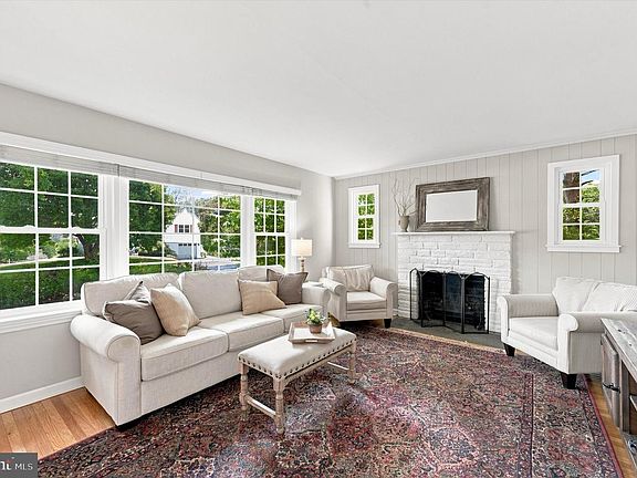 5th image of 817 Ridge Ln