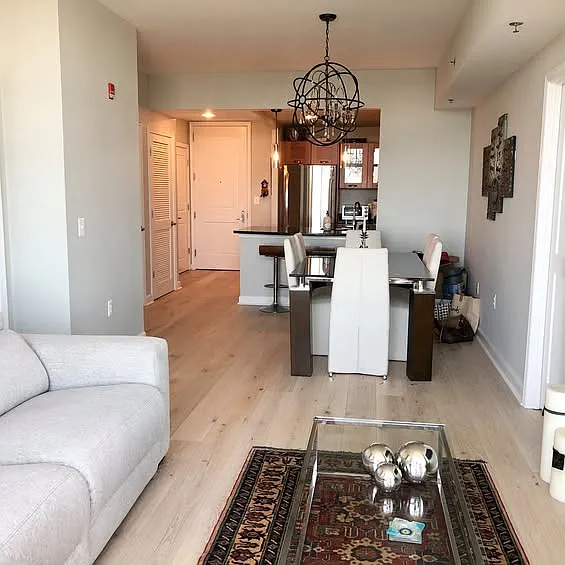 2 bed, 1.5 bath, 995 sqft, $2,750 — Photo 4