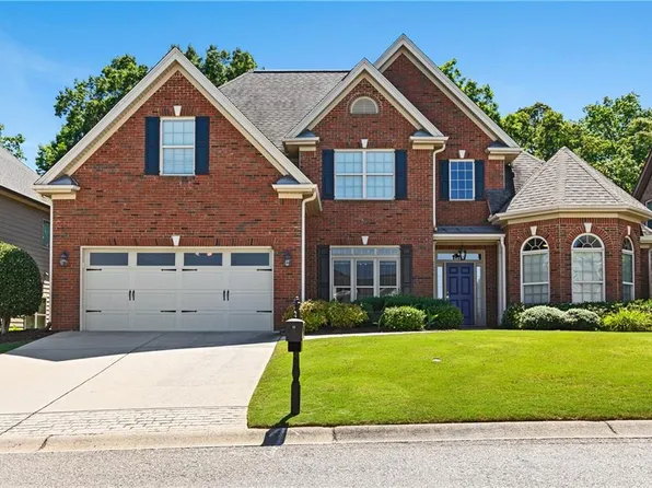 2698 Limestone Creek Dr, Gainesville, GA 30501