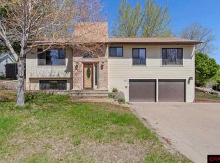 437 Nichols Ct, Saint Peter, MN 56082