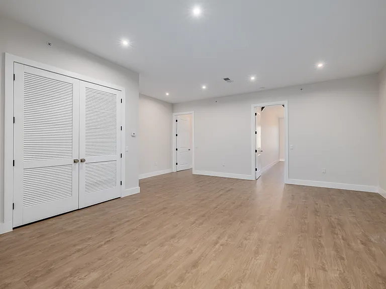 684 Main Ave #302 — Photo 3