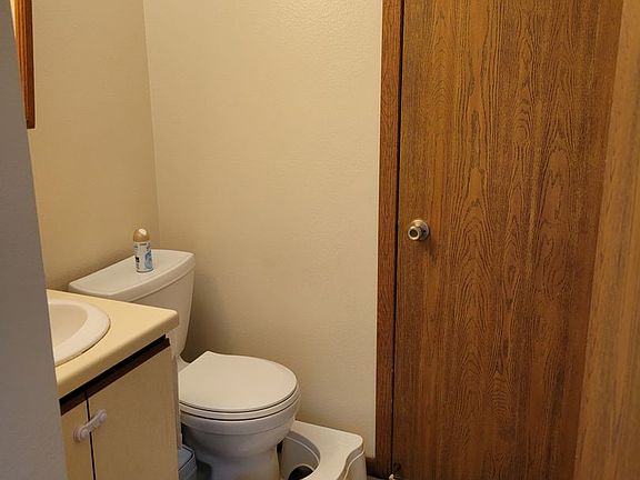 5th image of 340 W Johnson St APT 1