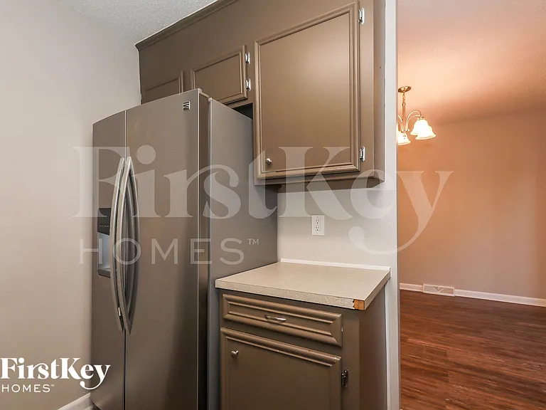 8508 Woodthorn Pl — Photo 7