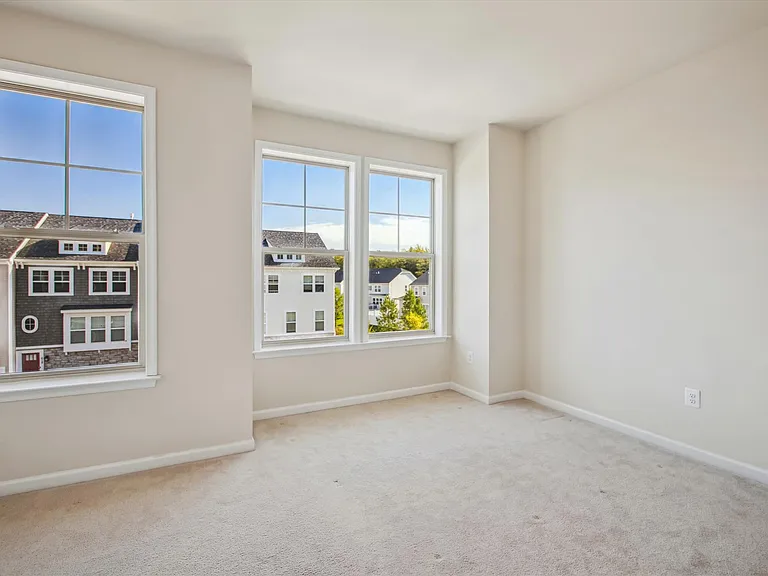 627 Quarterpath Way — Photo 12