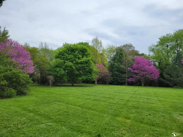 14 Lakeridge Dr, Adrian, MI 49221