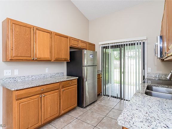 4th image of 2802 31st St W #2802