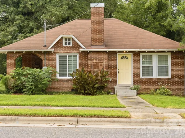 626 S Green St, Statesville, NC 28677