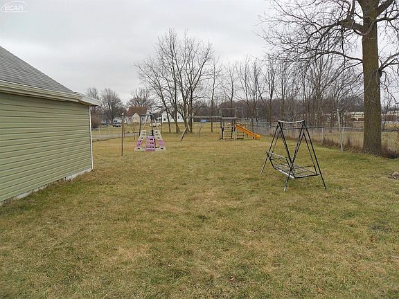 2nd image of 1147 W Boatfield Ave