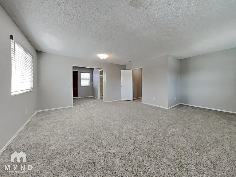 12129 W Tanforan Ave — Photo 7