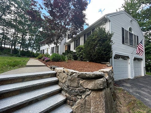 4th image of 2 Briar Dr