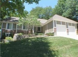 1501 NW Fox Rdg, Blue Springs, MO 64015