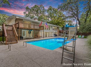 2219 Holliday Dr SW, Wyoming, MI 49519